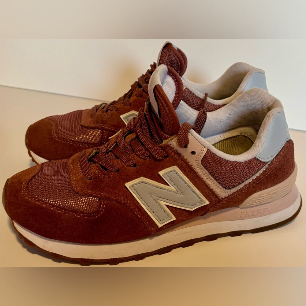New Balance 574 Sneakers Rust Pink Suede Gum Sole Classic Women Size 7